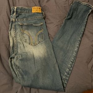 Hollister 28/31 skinny jeans